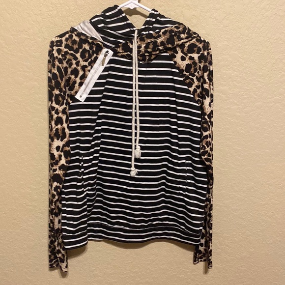 ANDTHEWHY 🖤 - Picture 1 of 4